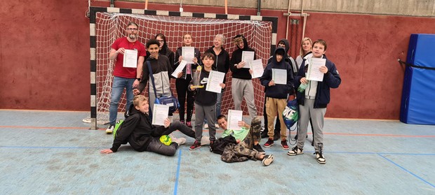 Das Futsal-Team gemeinsam mit Herrn Steinweg.